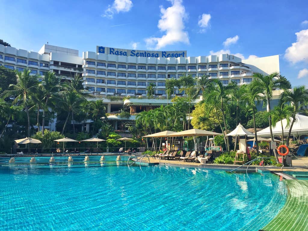 Shangri-La Rasa Sentosa resort swimming pool