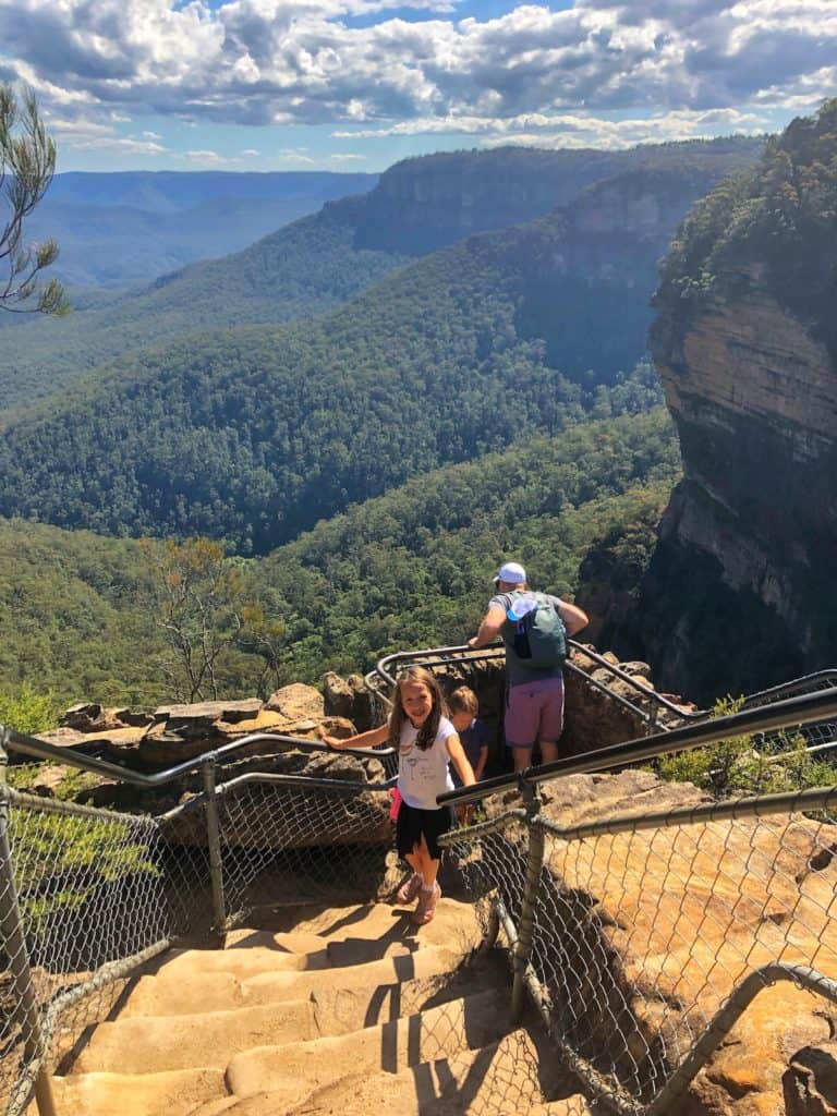 Lookout point on Wentworth Falls walk blue mountains