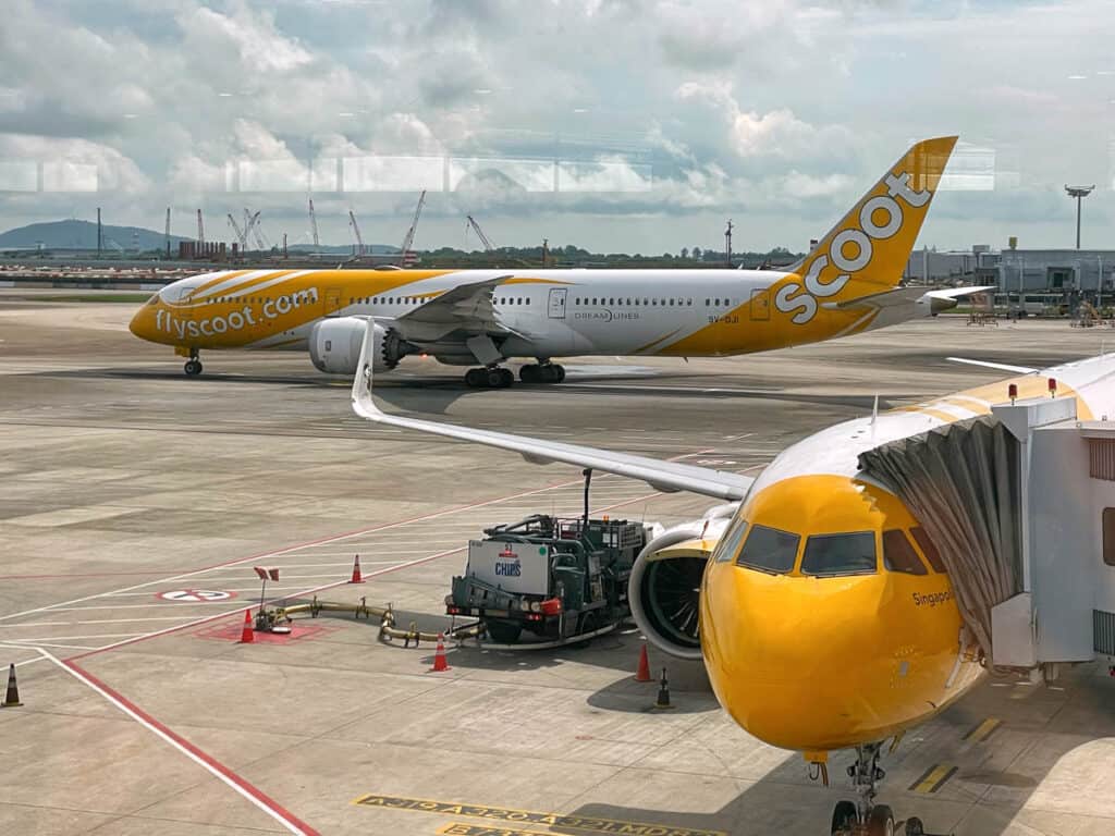 Scoot planes at airport 